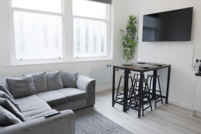 Quiet & comfortable apartment in business district